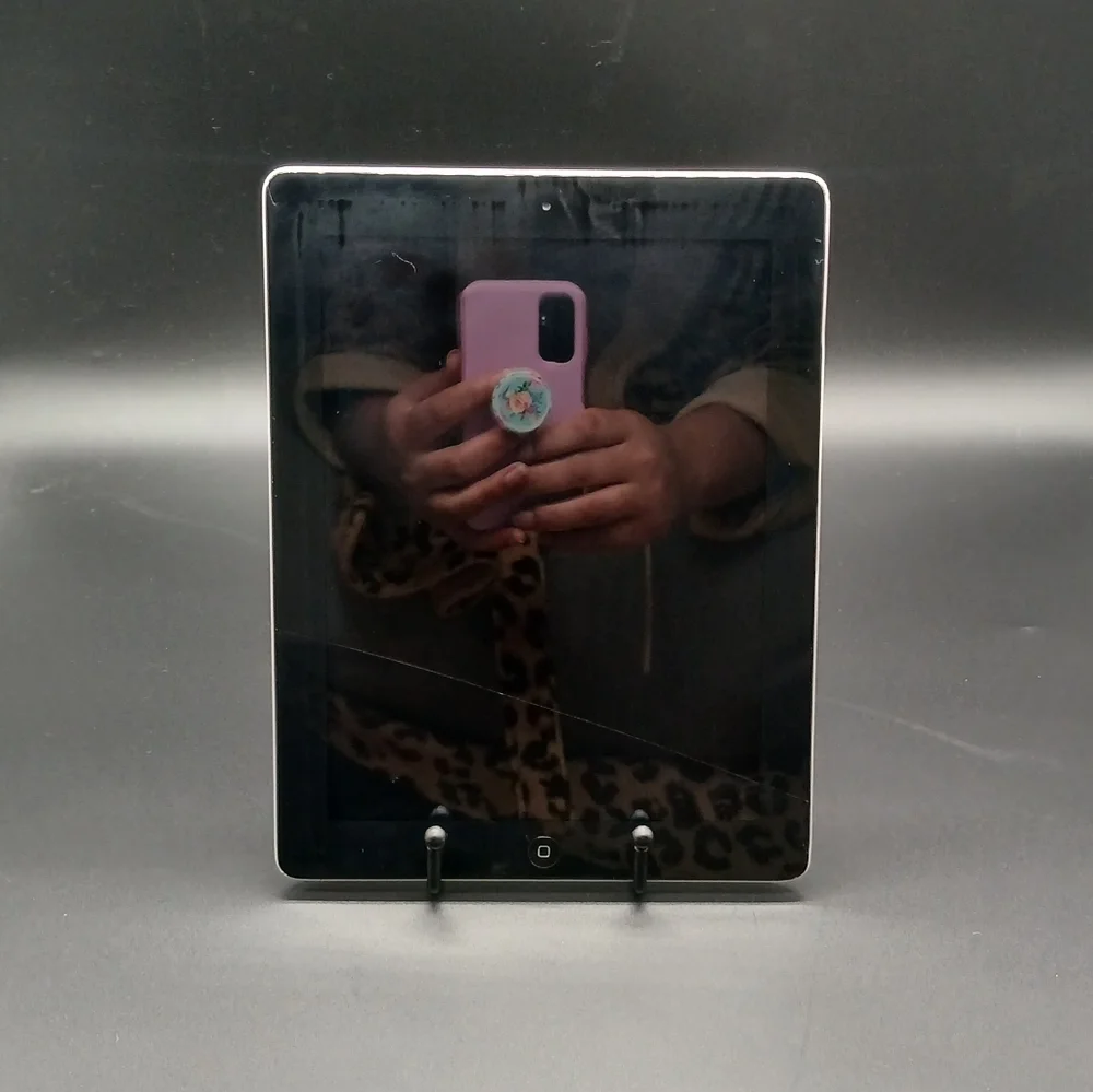Apple IPad 2 16GB Tablet​​​ - Picture 3 of 6